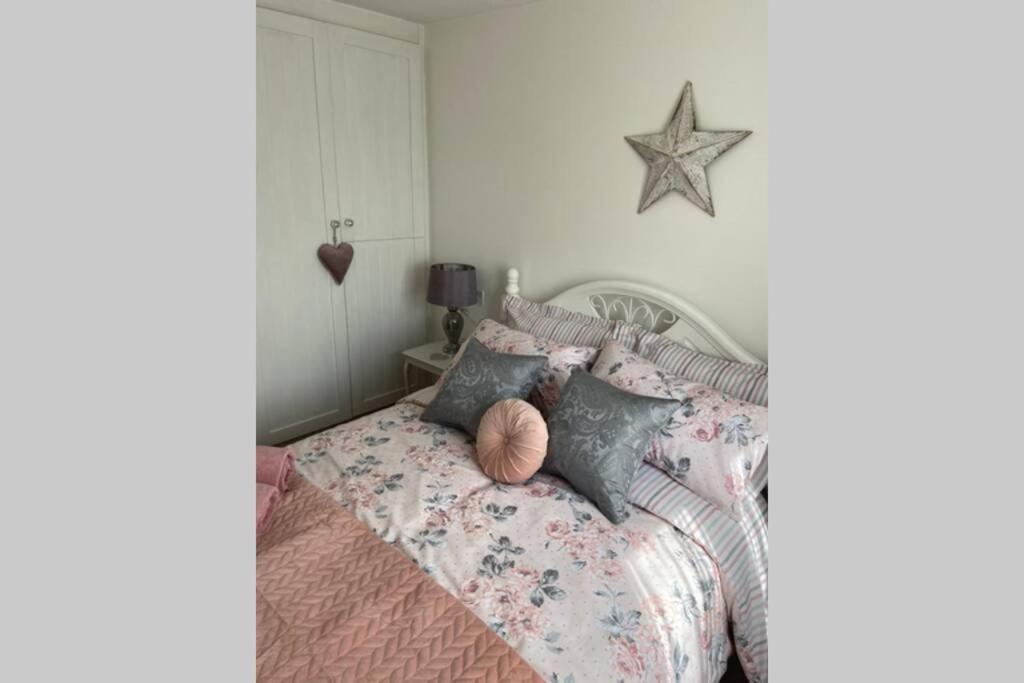 Cosy Cottage Great Bentley Near Station And Shops Esterno foto