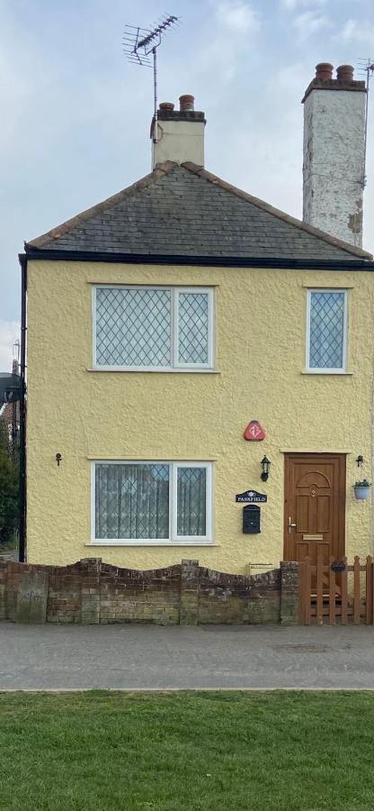 Cosy Cottage Great Bentley Near Station And Shops Esterno foto