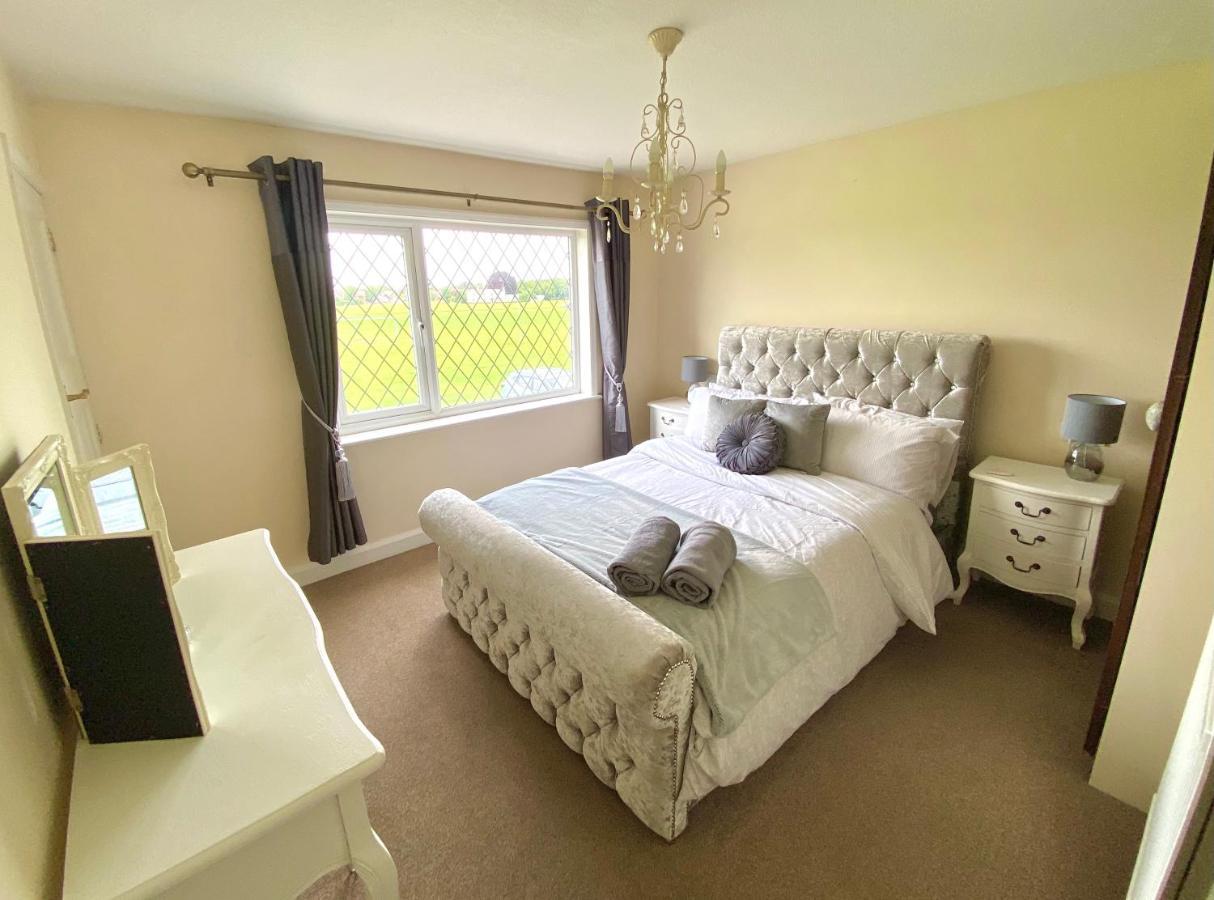 Cosy Cottage Great Bentley Near Station And Shops Esterno foto