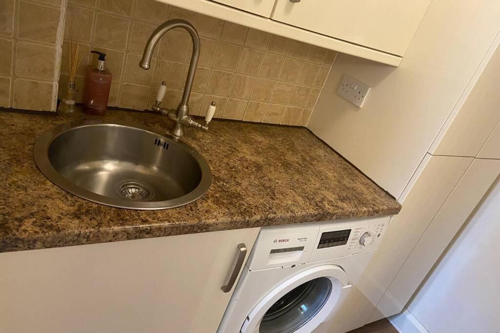 Cosy Cottage Great Bentley Near Station And Shops Esterno foto