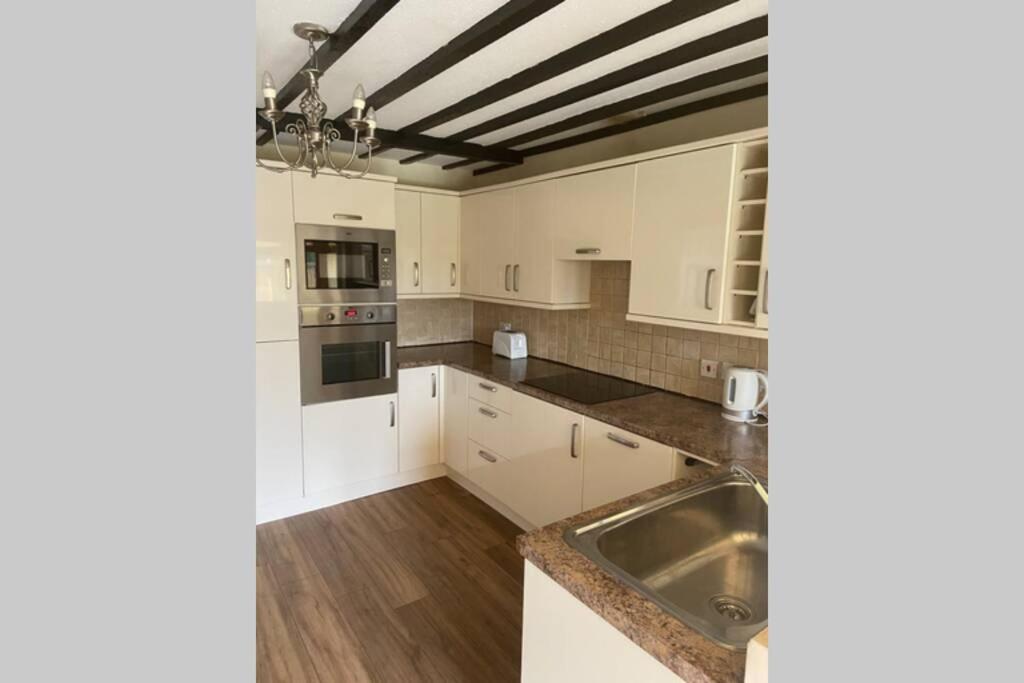Cosy Cottage Great Bentley Near Station And Shops Esterno foto
