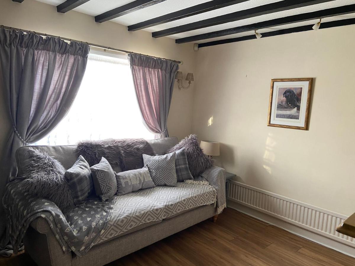 Cosy Cottage Great Bentley Near Station And Shops Esterno foto