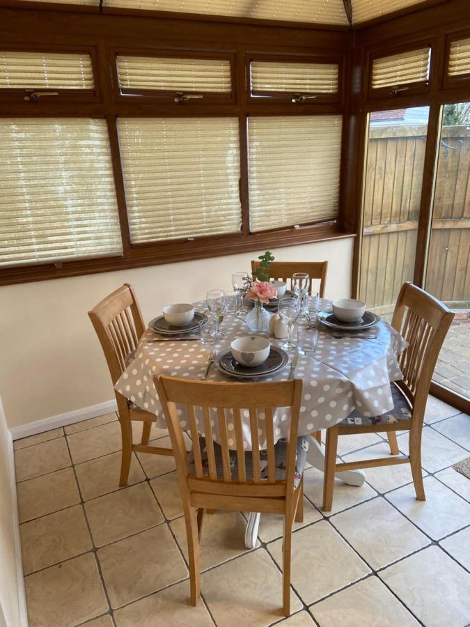Cosy Cottage Great Bentley Near Station And Shops Esterno foto